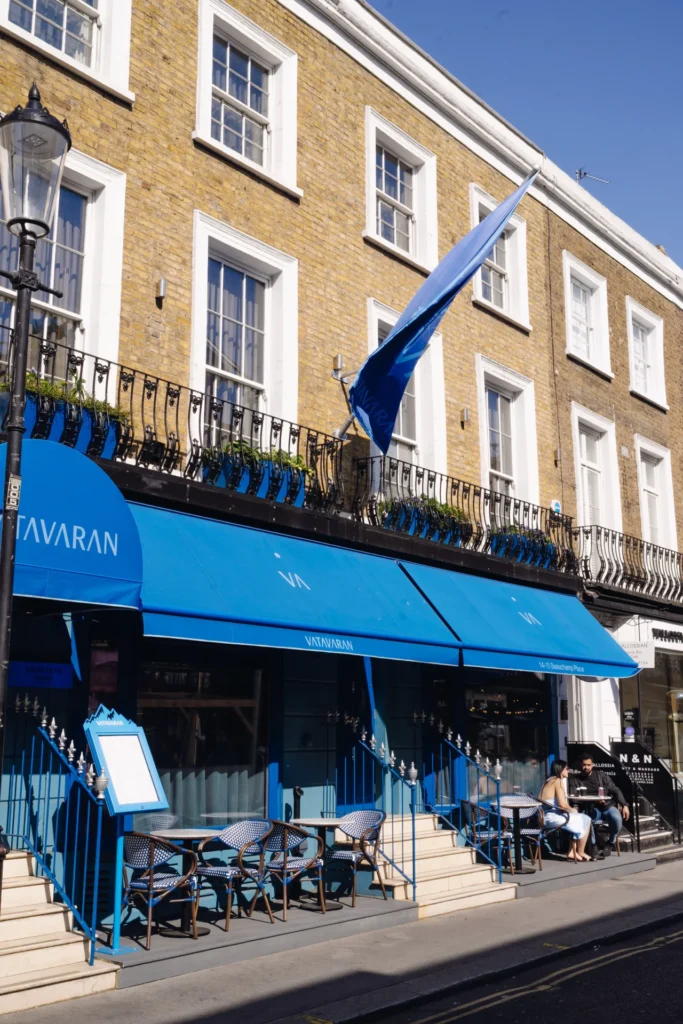 Knightsbridge Walking Tour